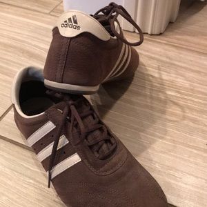 Adidas tennis shoes